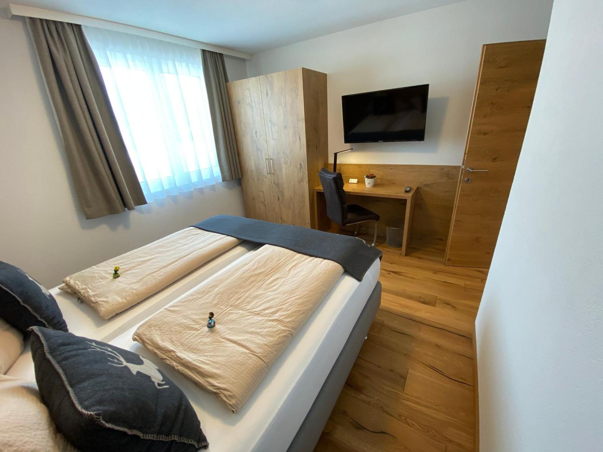 Alpenperle Guest house *